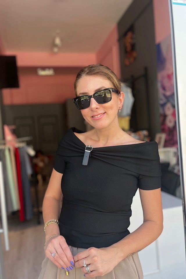 Yaka Kemerli Bluz-Siyah