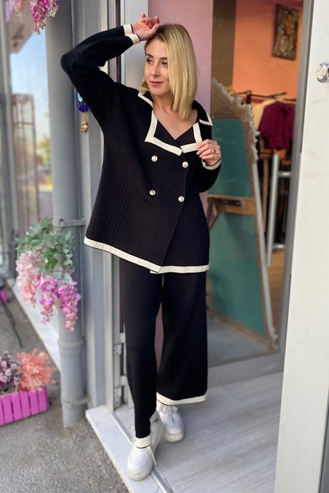 Düğmeli Siyah Beyaz Takım