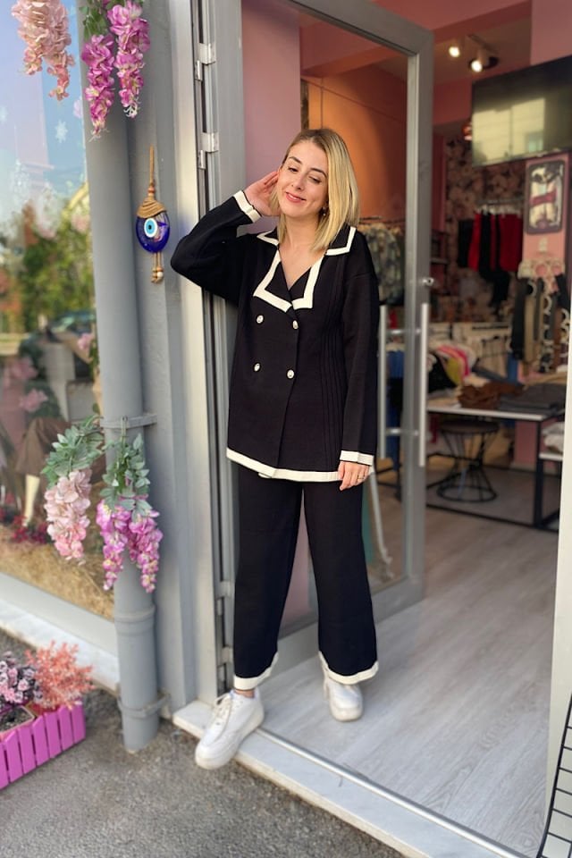 Düğmeli Siyah Beyaz Takım