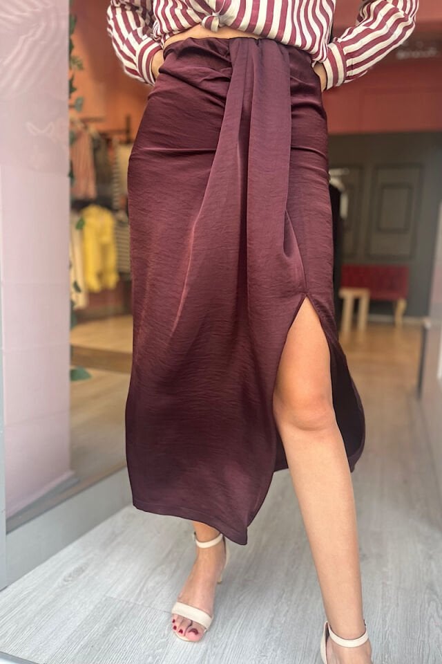 Büzgü Detay Yırtmaçlı Saten Etek-Mürdüm