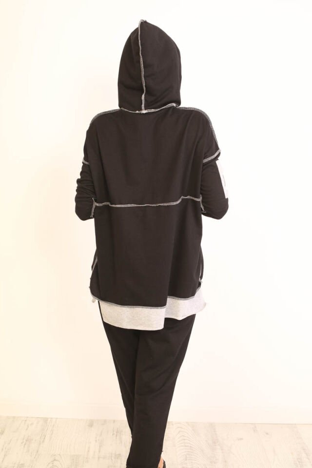 İki Renkli Armalı Eşofman Takım