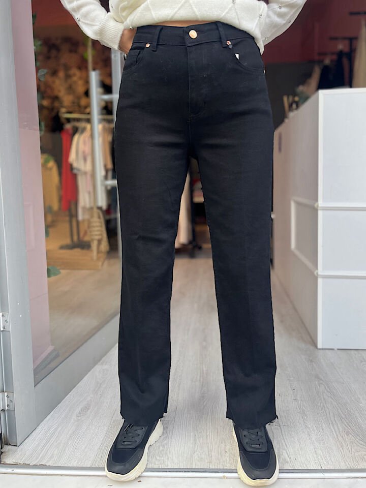 Paçası Kesik Yüksek Bel Orjinal Marka Jean-Siyah