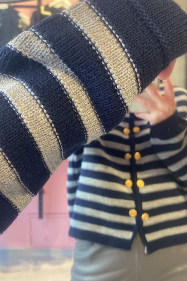 Çift Taraflı Gold Düğmeli Hırka