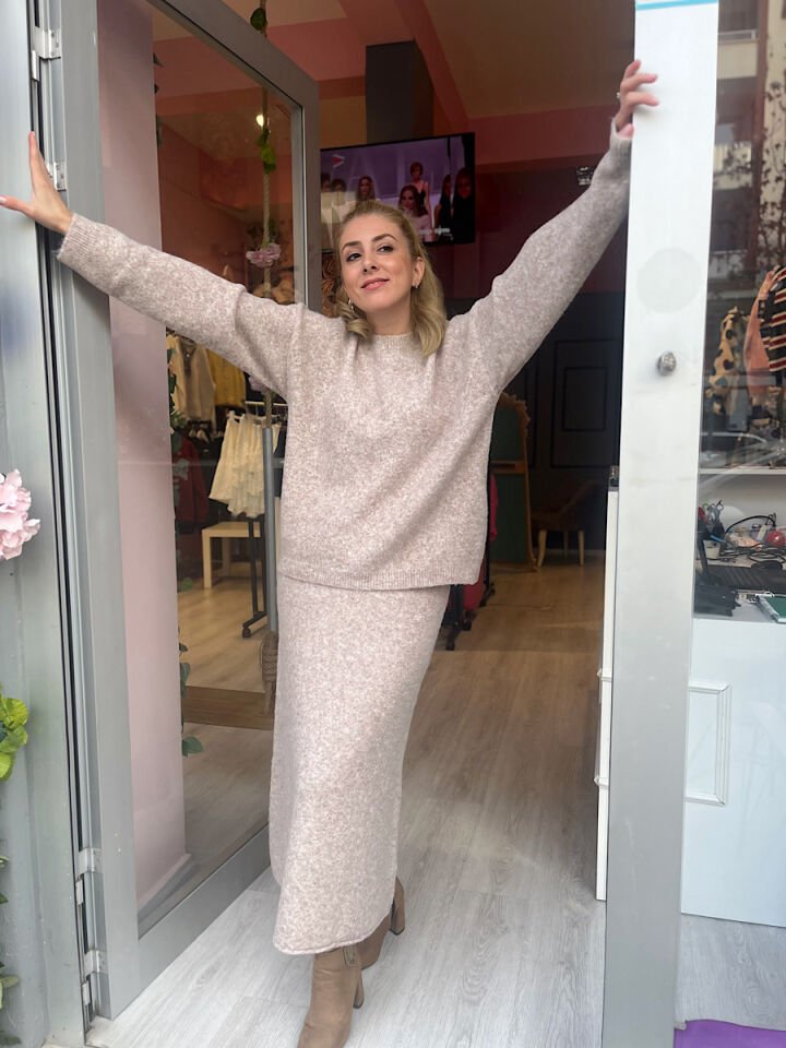 Uzun Etekli Triko Takım-Taş