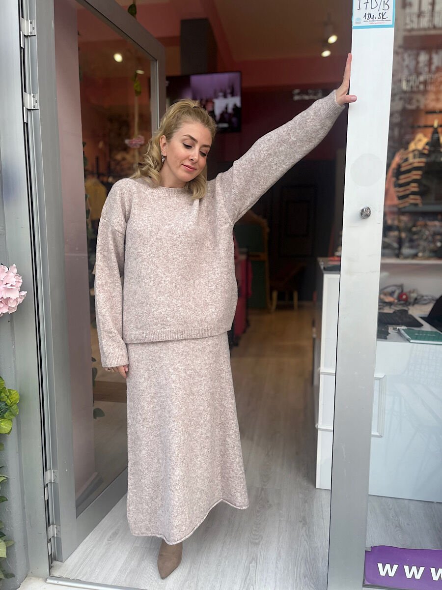 Uzun Etekli Triko Takım-Taş