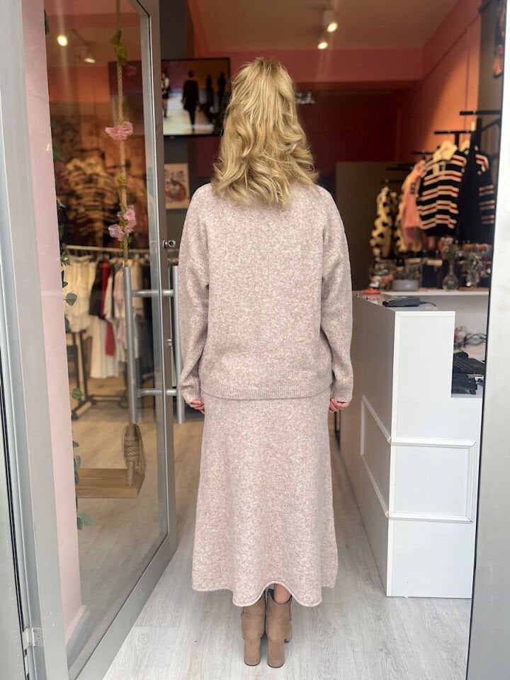 Uzun Etekli Triko Takım-Taş