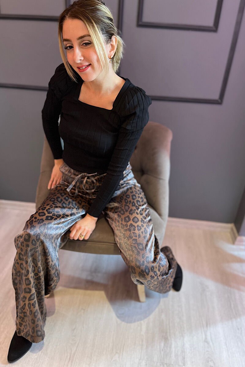 Kare Yaka Çelik Örme Triko-Siyah