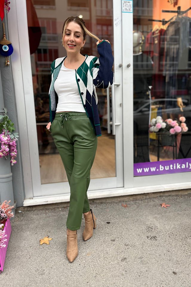 İki Cepli Baklava Desen Hırka