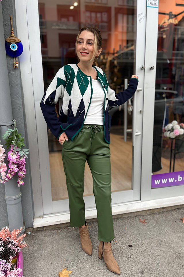 İki Cepli Baklava Desen Hırka