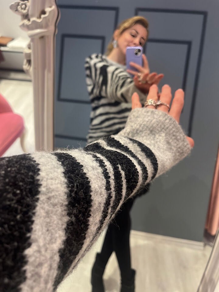 Zebra Desen Yumoş Triko-Gri