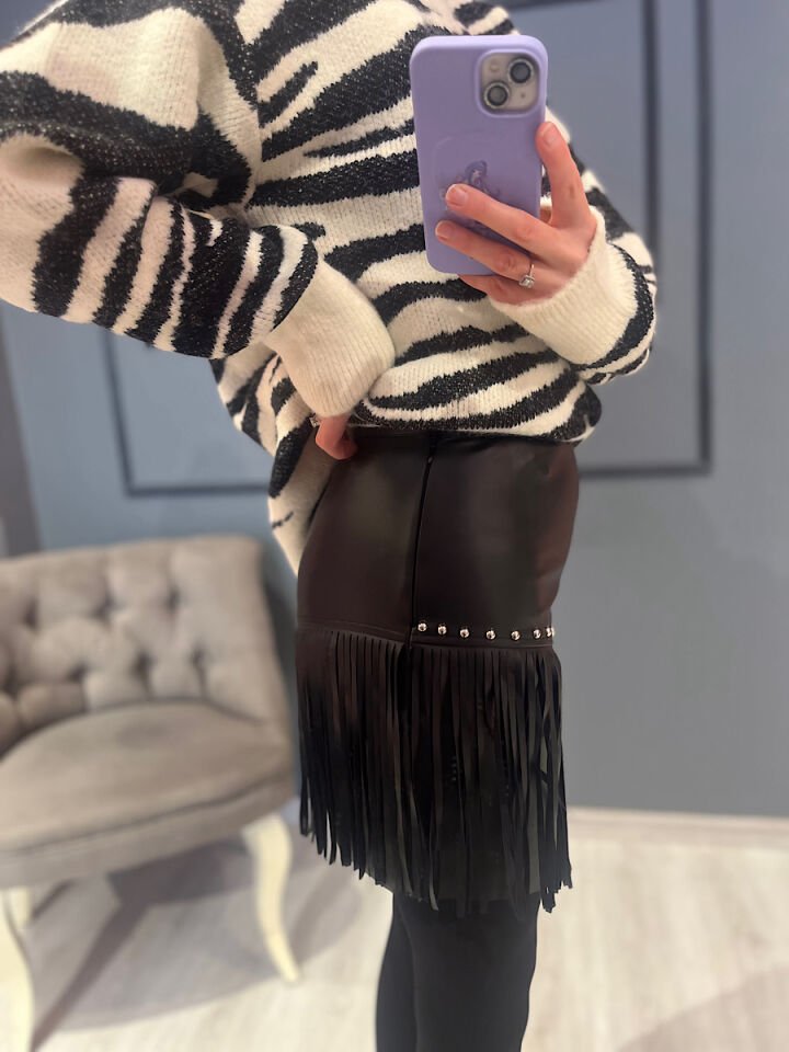 Püsküllü Mini Deri Etek-Siyah