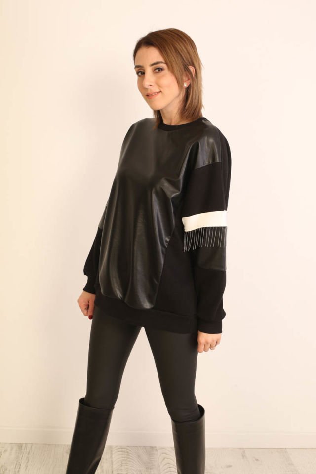 Zincir ve Deri Detaylı Sweatshirt