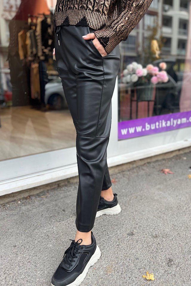 Deri Mom Fit Pantolon -Siyah