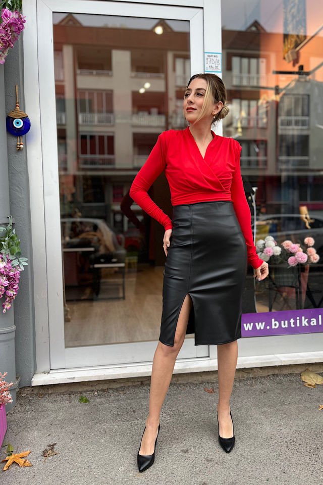 Vatkalı Kruvaze Bluz-Kırmızı