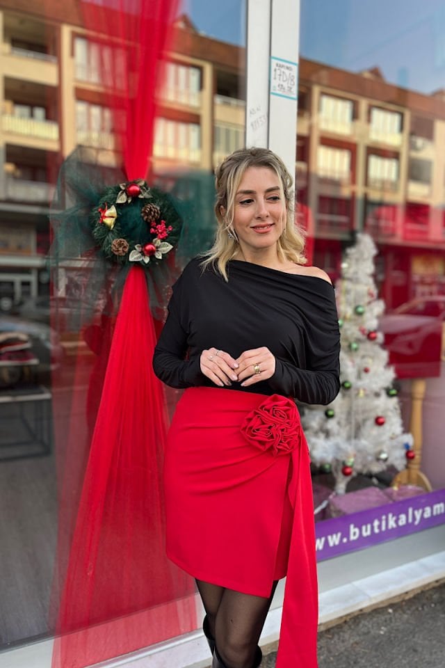 Düşük Omuz Bluz-Siyah