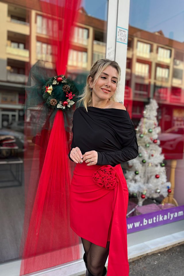 Düşük Omuz Bluz-Siyah