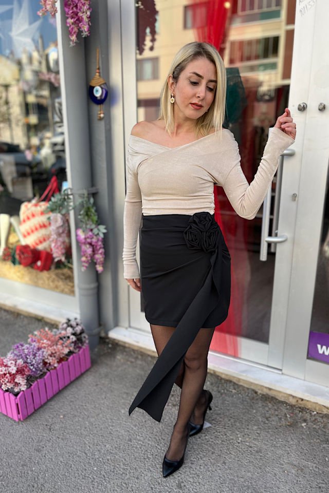 Güllü Mini Etek-Siyah