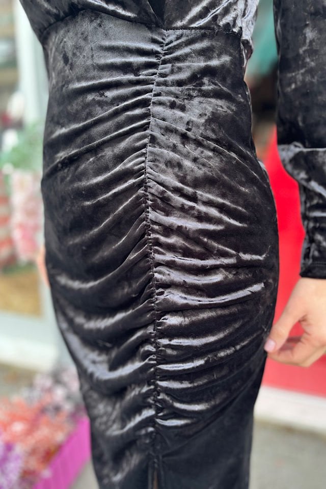 Yırtmaçlı Midi Boy Kadife Elbise