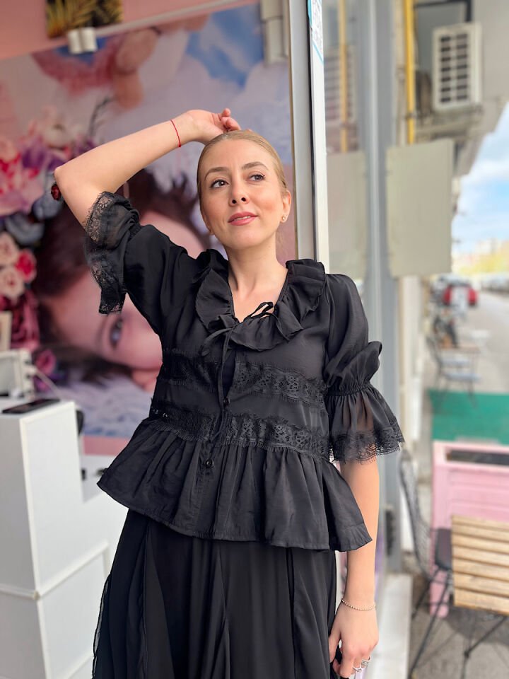 Tül Garnili Bağlama Bluz-Siyah