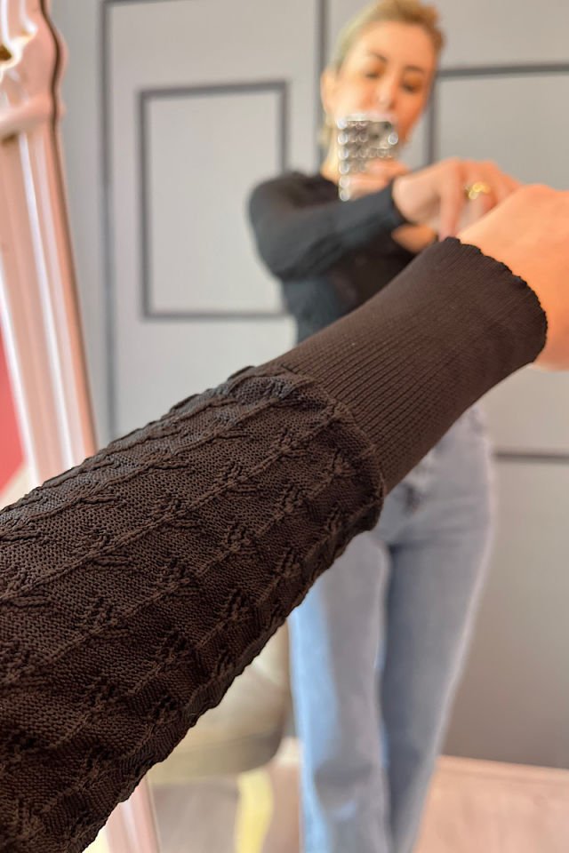 Fırfır Detay Triko-Siyah