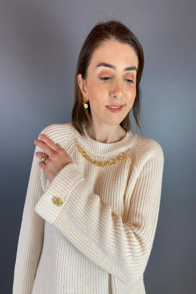 Kol Düğmeli Yaka Zincirli Triko