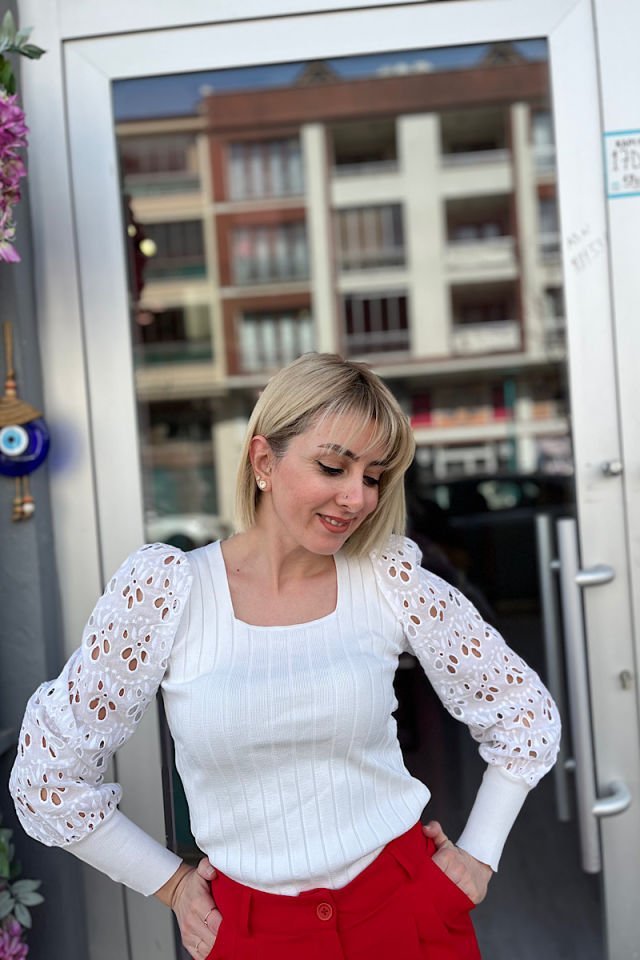 Güpür Kollu Çelik Örme Triko-Beyaz
