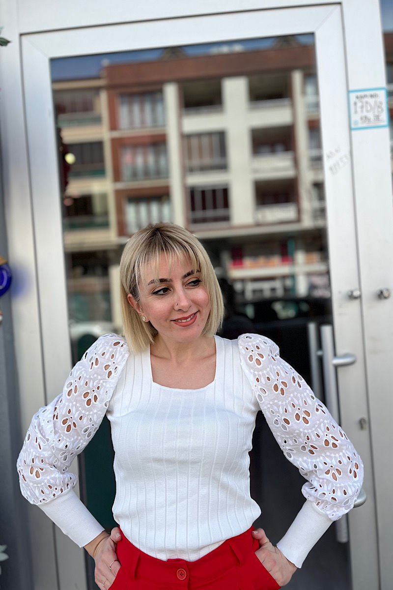 Güpür Kollu Çelik Örme Triko-Beyaz