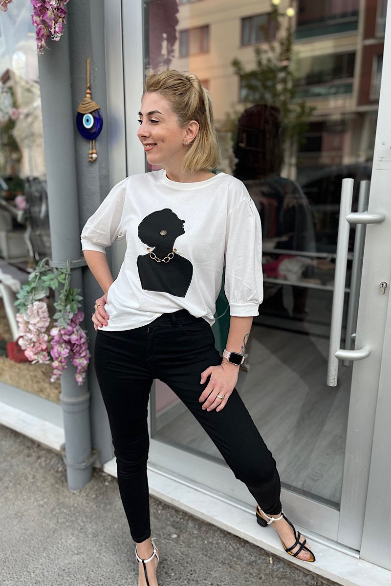 Kolye Aksesuarlı Tişört-Ekru