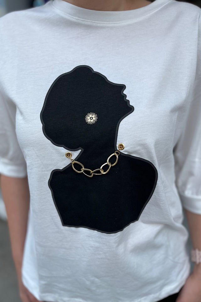 Kolye Aksesuarlı Tişört-Ekru