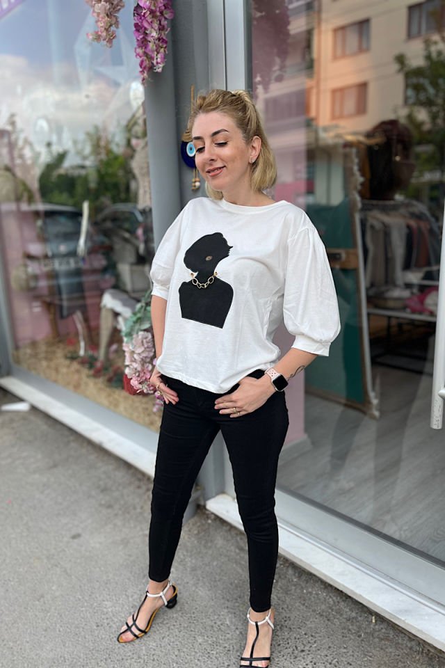 Kolye Aksesuarlı Tişört-Ekru