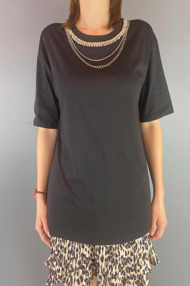 Yakası Zincirli Tişört Siyah