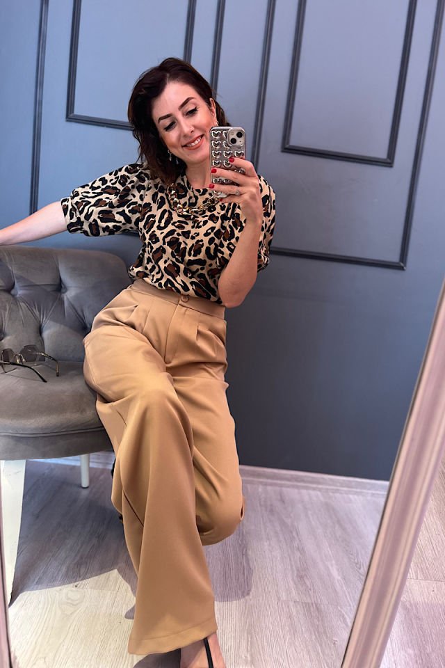 Kolye Detaylı Leopar Bluz