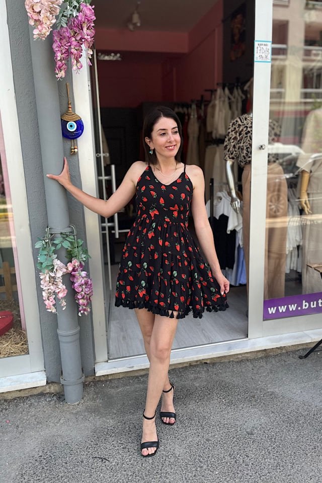 Çilekli Elbise-Siyah