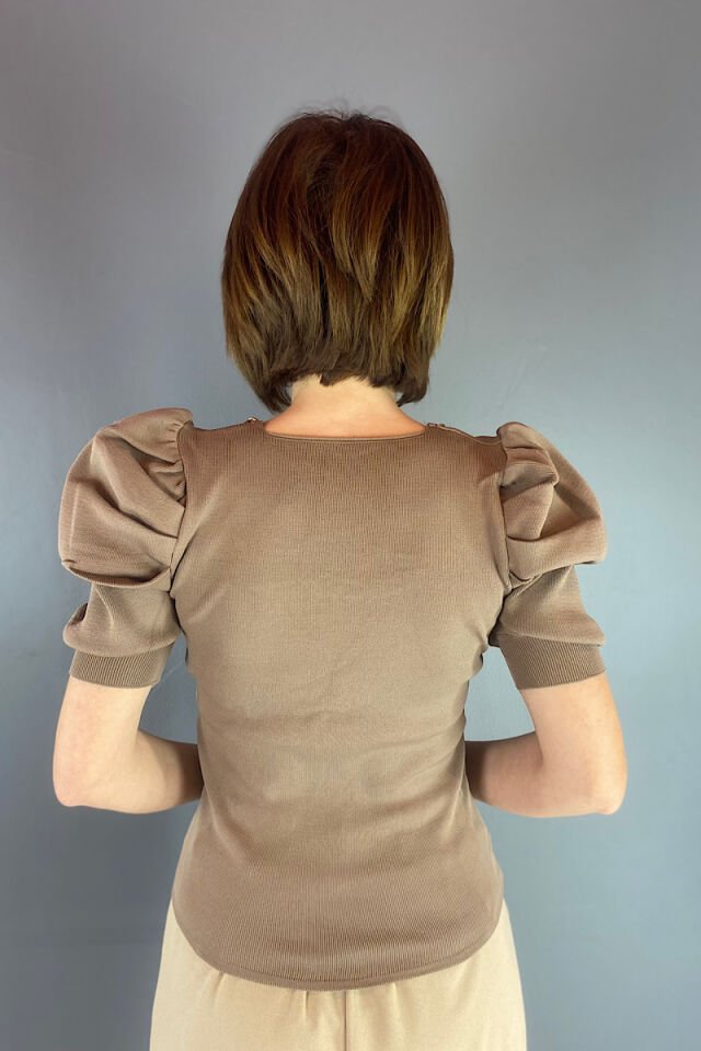 Prenses Kol Yakası Zincirli Triko-Sütlü Kahve