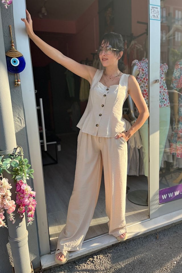 Kare Yaka Takım-Bej