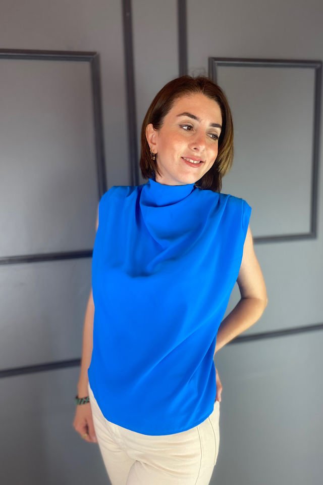 Vatkalı Kolsuz Bluz Mavi