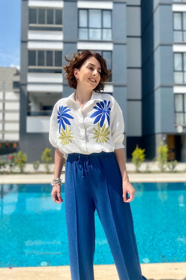 Çiçek Nakışlı Gömlek -Beyaz