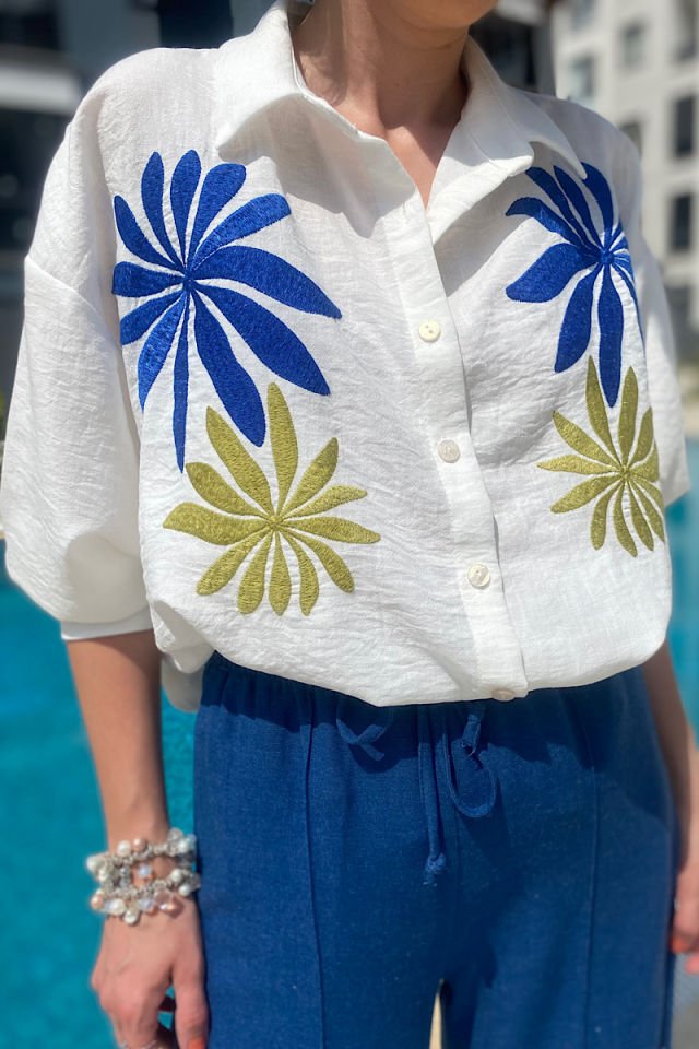 Çiçek Nakışlı Gömlek -Beyaz