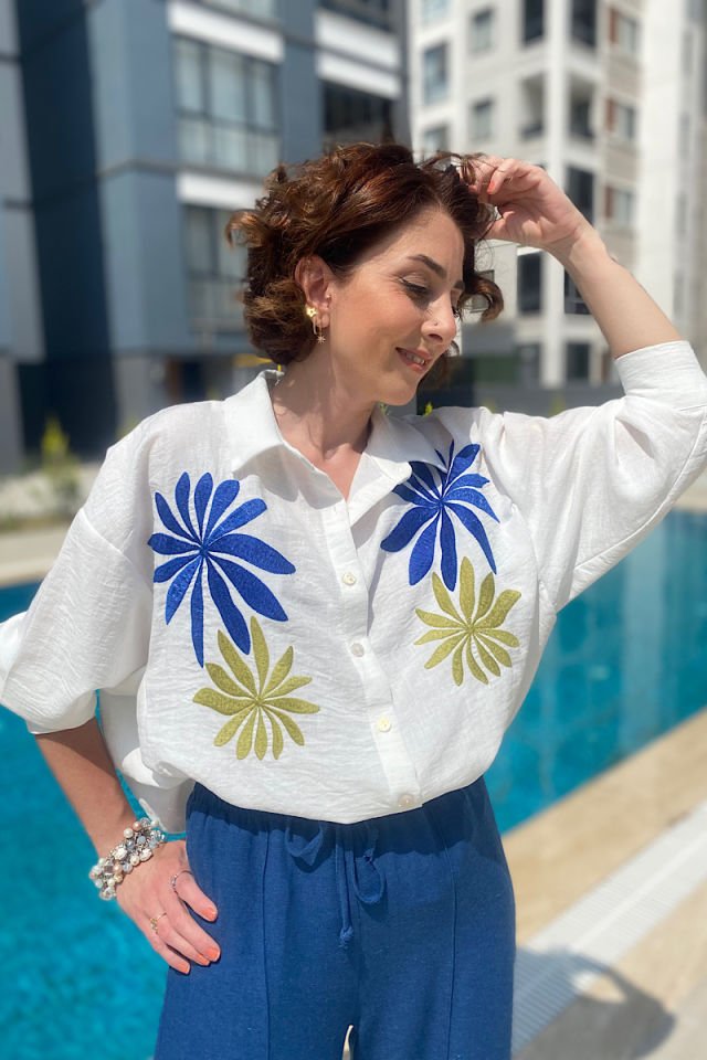 Çiçek Nakışlı Gömlek -Beyaz