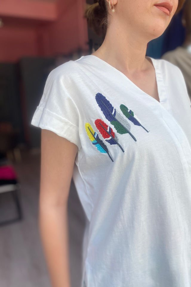 Tüy Nakışlı Bluz-Ekru