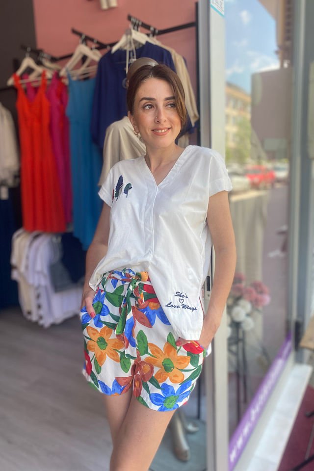 Çiçek Desenli Şort