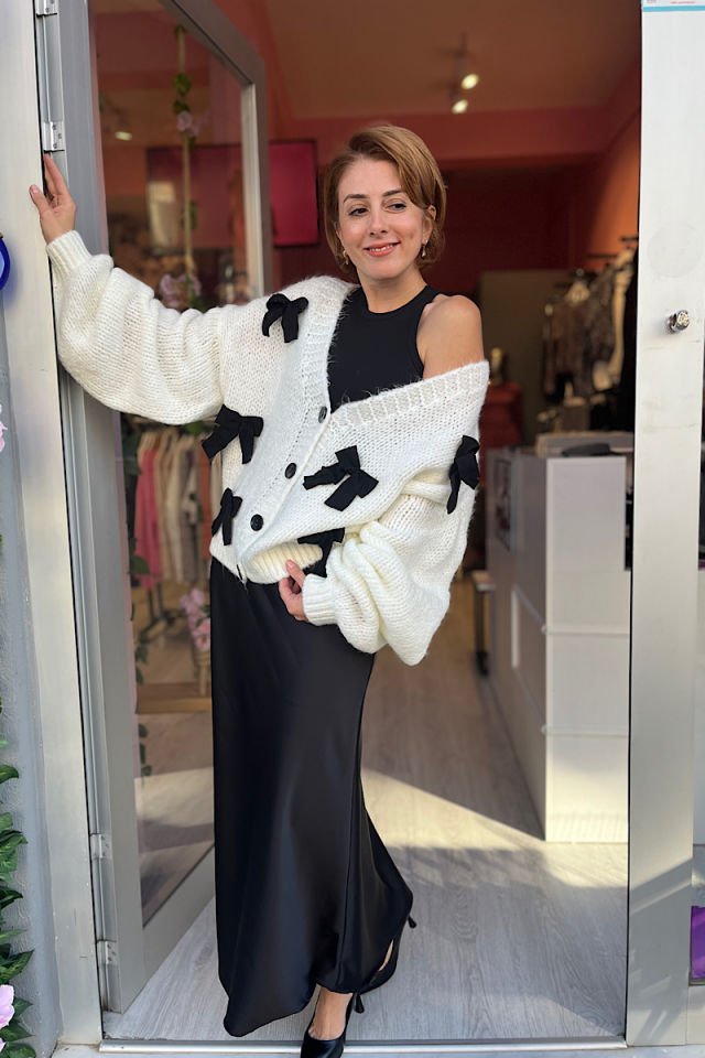 Fiyonklu Hırka-Ekru