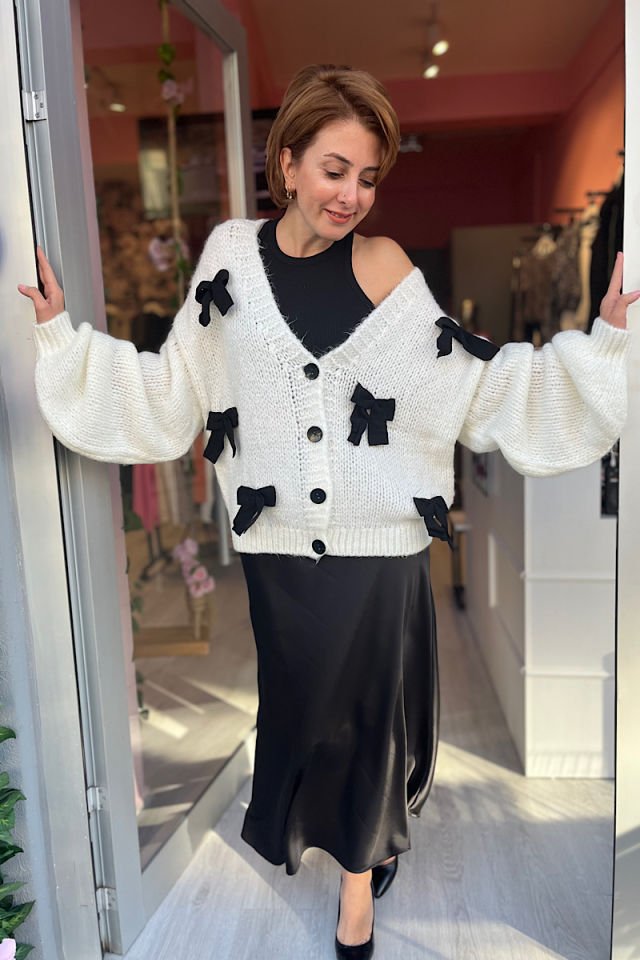 Fiyonklu Hırka-Ekru