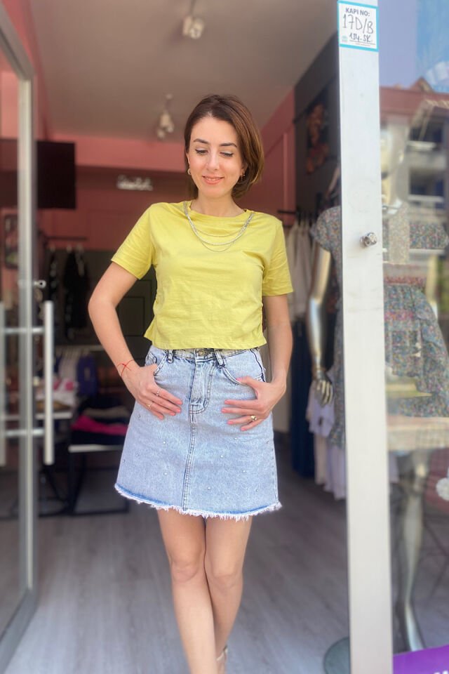 Yakası Zincirli Kısa Tişört-Fıstık Yeşili