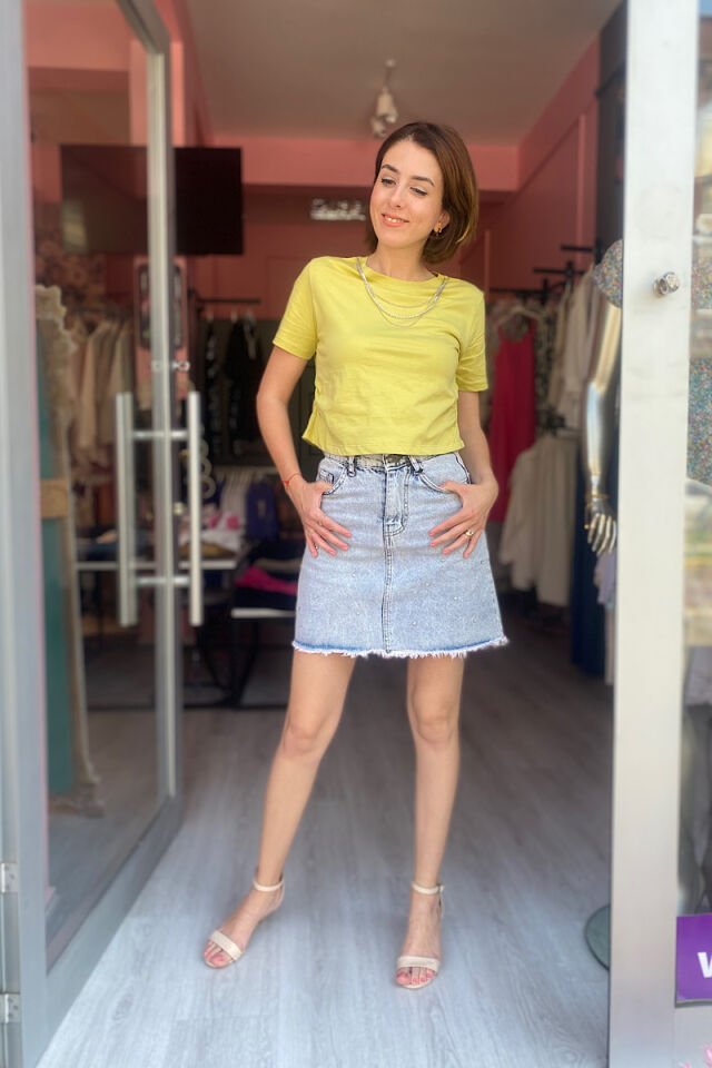 Yakası Zincirli Kısa Tişört-Fıstık Yeşili