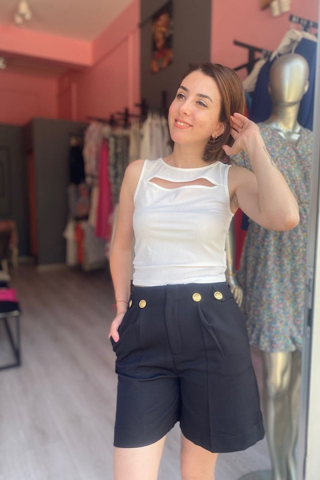 Pencere Detaylı Crop Bluz