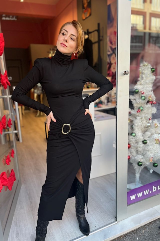 Vatkalı Toka Detay Elbise-Siyah