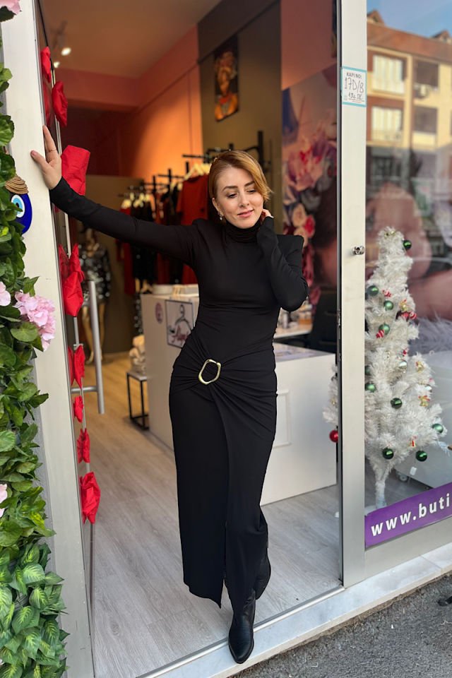 Vatkalı Toka Detay Elbise-Siyah