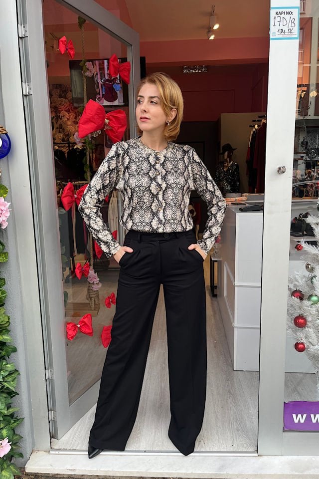 Yılan Desen Düğmeli Triko