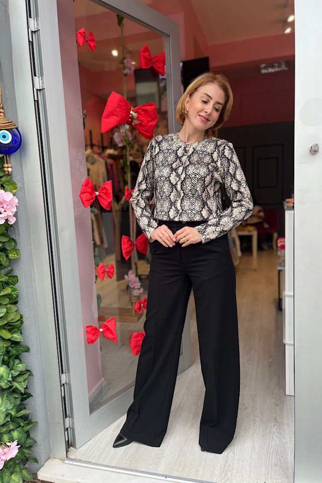 Yılan Desen Düğmeli Triko